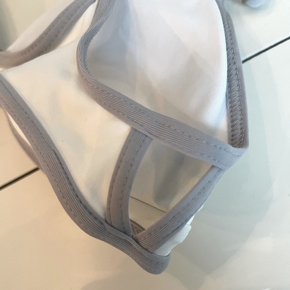 L*SPACE Bikini 2 pcs. Color Blocking Avella Top +Whiplash Bitsy Bottom White/Fog - Picture 5 of 13